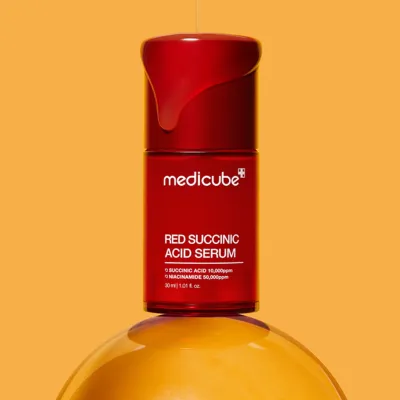 Medicube Red Succinic Acid Serum – Przeciwtrądzikowe serum z kwasem bursztynowym – 30ml