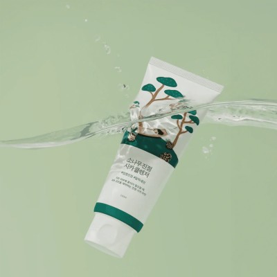 Round Lab Pine Calming Cica Cleanser