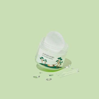 Round Lab Pine Calming Cica Toner Pad – Kojące płatki tonizujące z sosną i wąkrotą azjatycką