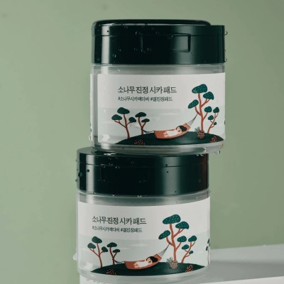 Round Lab Pine Calming Cica Toner Pad – Kojące płatki tonizujące z sosną i wąkrotą azjatycką